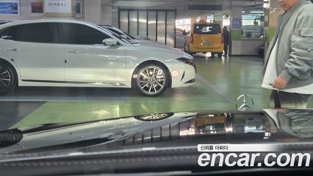 Mercedes-Benz E-Class 2017 — photo 14