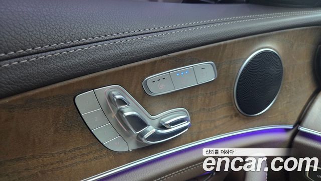 Mercedes-Benz E-Class 2017 — photo 15