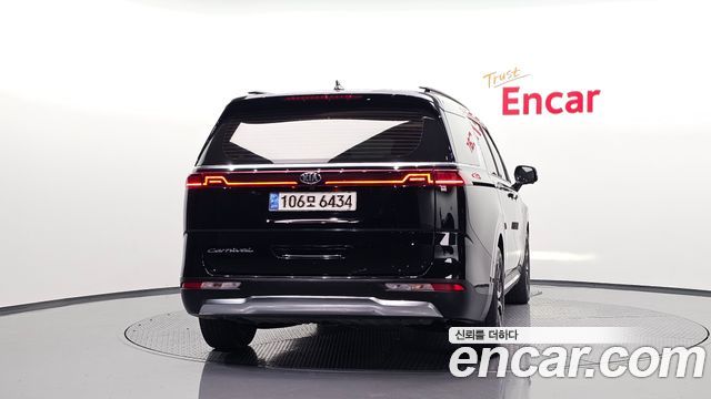 Kia Canival 2021 — photo 4
