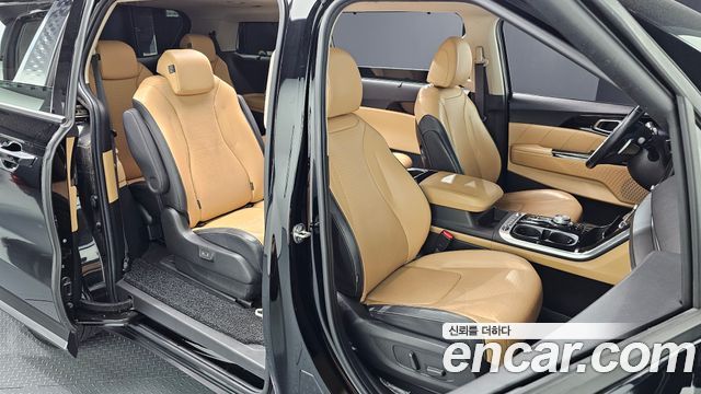 Kia Canival 2021 — photo 17