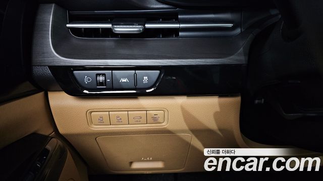 Kia Canival 2021 — photo 22