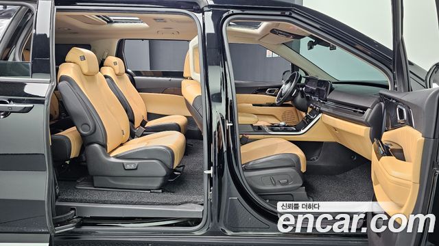 Kia Canival 2021 — photo 16