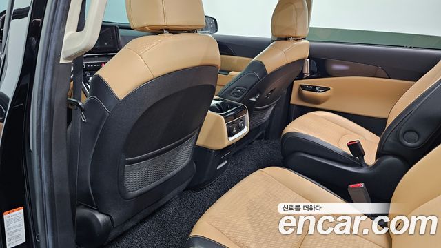 Kia Canival 2021 — photo 29