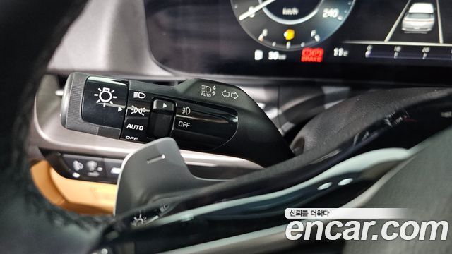 Kia Canival 2021 — photo 32