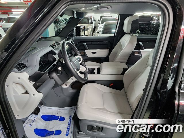Land Rover Defender 2026 — photo 10