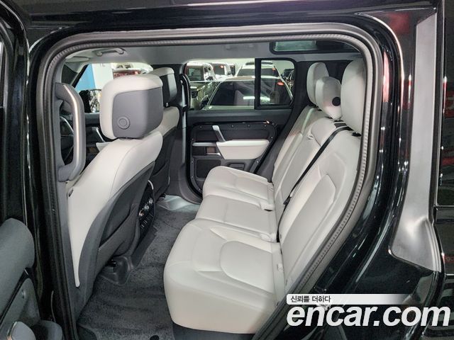 Land Rover Defender 2026 — photo 16