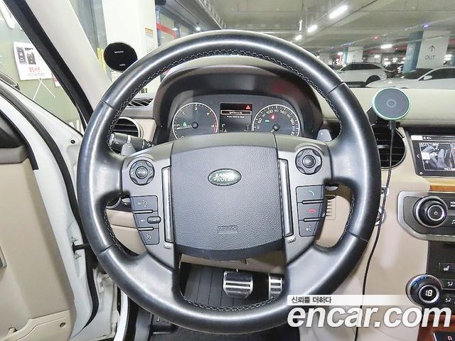 Land Rover Discovery 2016 — photo 8
