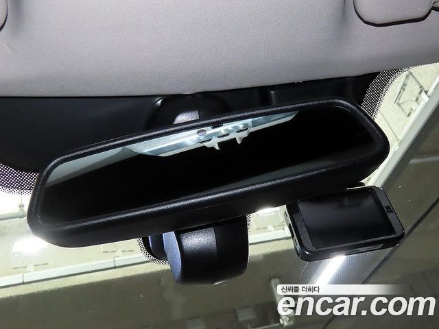 Land Rover Discovery 2016 — photo 14