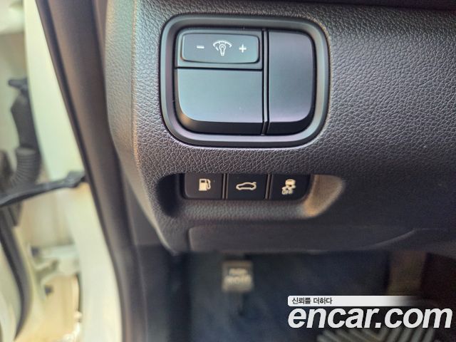 Kia K5 2017 — photo 12