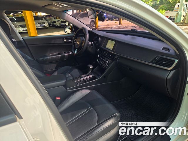 Kia K5 2017 — photo 16