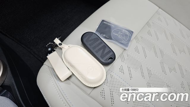 Mini Cooper 2025 — photo 27
