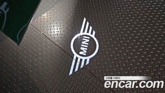 Mini Cooper 2025 — photo 35