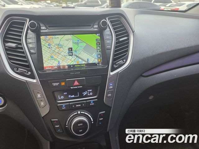 Hyundai Santafe 2017 — photo 14