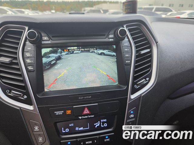 Hyundai Santafe 2017 — photo 15