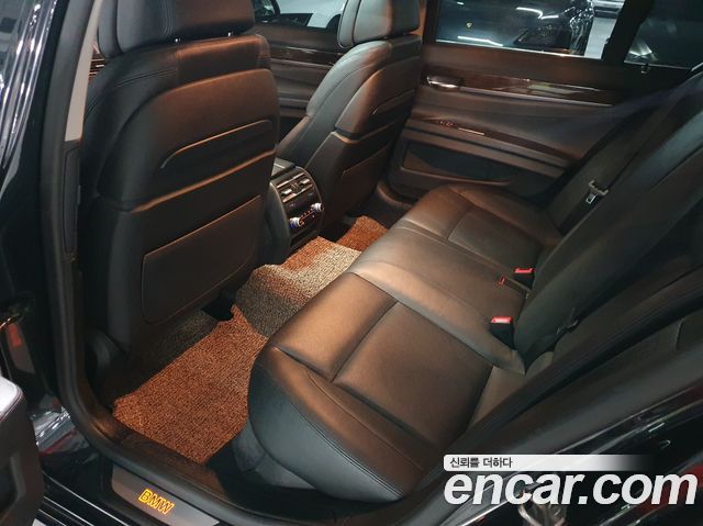 BMW 7-Series 2013 — photo 11