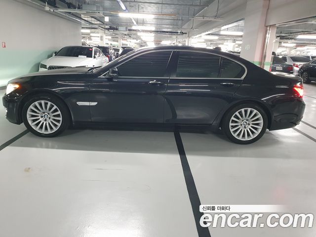 BMW 7-Series 2013 — photo 20