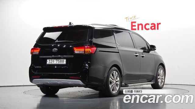 Kia Canival 2015 — photo 2