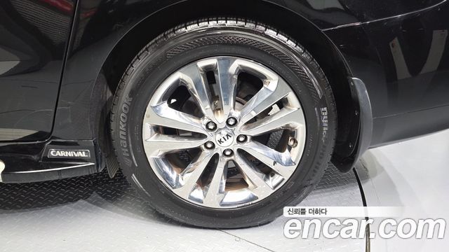 Kia Canival 2015 — photo 5