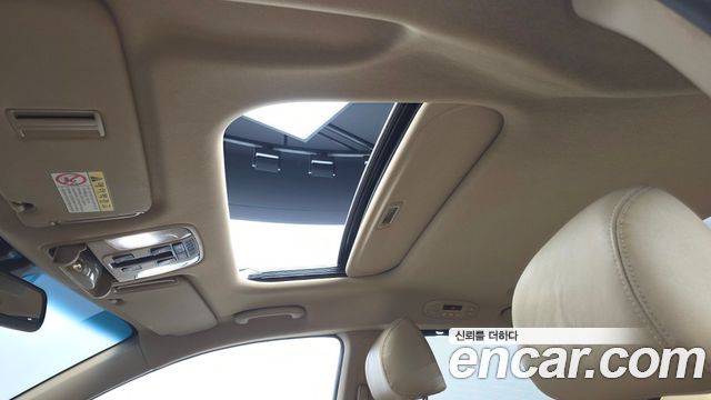 Kia Canival 2015 — photo 23