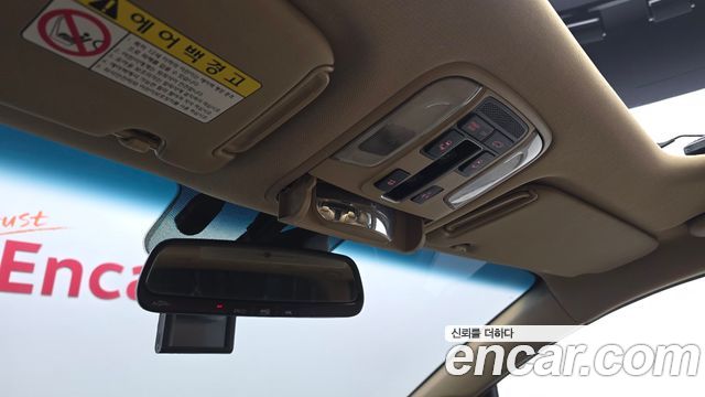 Kia Canival 2015 — photo 24