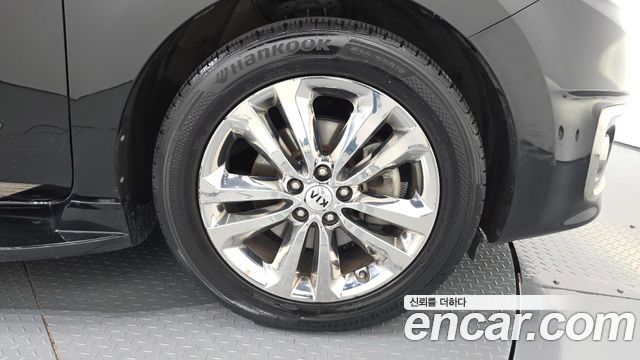 Kia Canival 2015 — photo 7