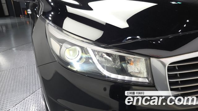 Kia Canival 2015 — photo 8