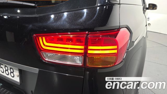 Kia Canival 2015 — photo 9