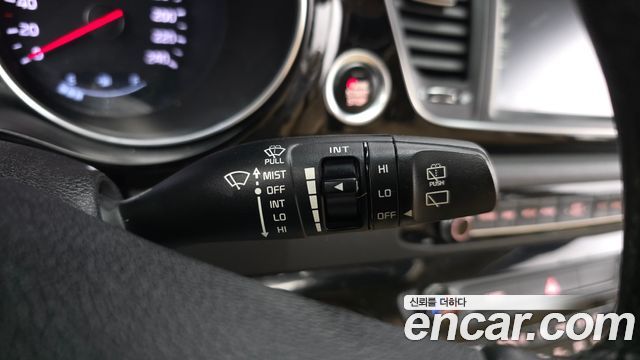 Kia Canival 2015 — photo 30
