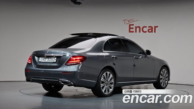 Mercedes-Benz E-Class 2018 — photo 2