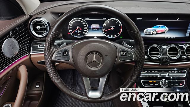 Mercedes-Benz E-Class 2018 — photo 19