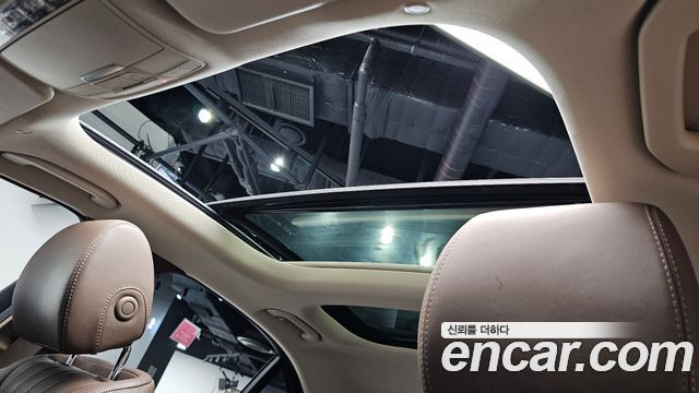 Mercedes-Benz E-Class 2018 — photo 24