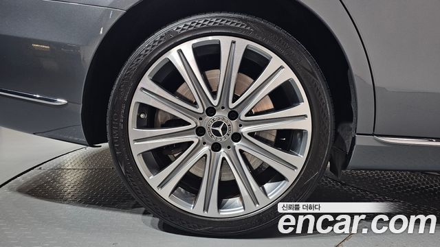 Mercedes-Benz E-Class 2018 — photo 7