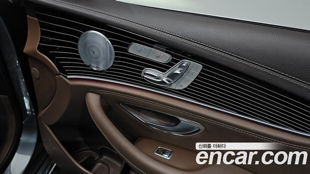 Mercedes-Benz E-Class 2018 — photo 28