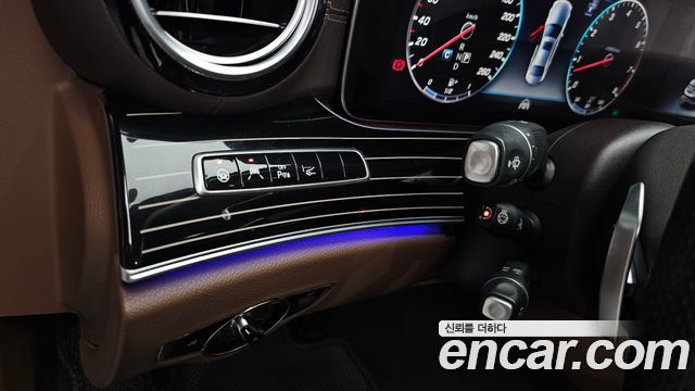 Mercedes-Benz E-Class 2018 — photo 34
