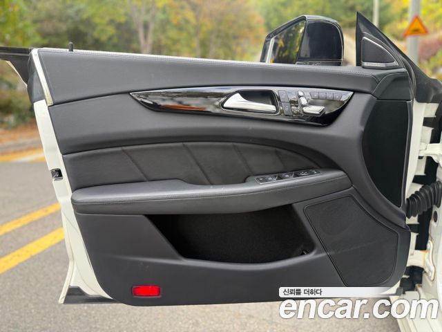 Mercedes-Benz CLS-Class 2016 — photo 13