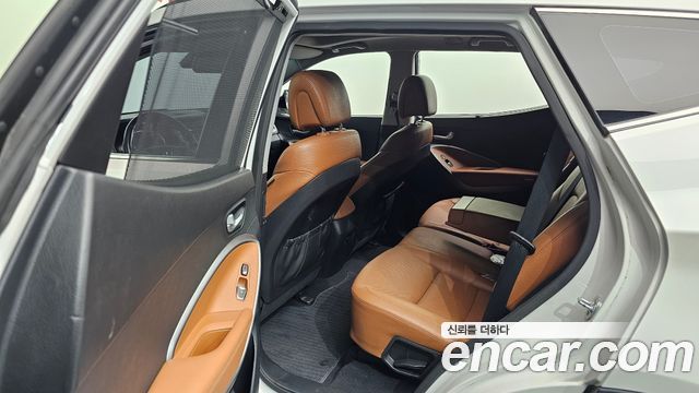 Hyundai Santafe 2016 — photo 11