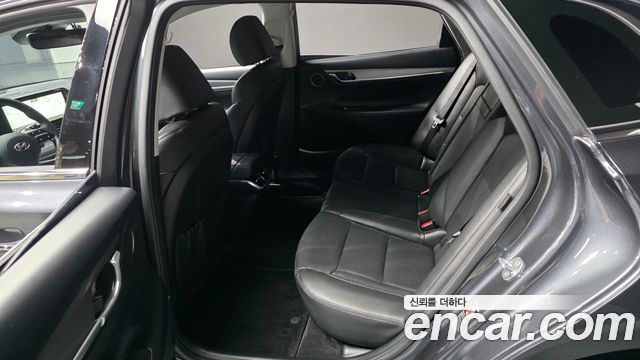 Hyundai Grandeur 2022 — photo 16