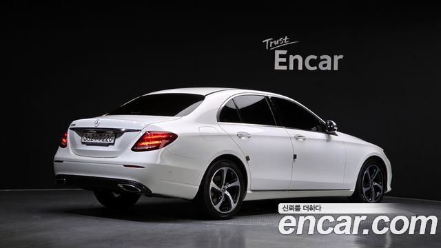 Mercedes-Benz E-Class 2020 — photo 2