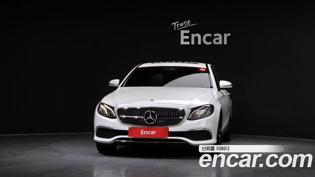 Mercedes-Benz E-Class 2020 — photo 3
