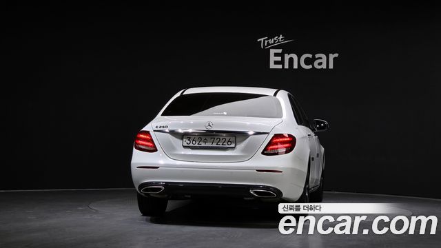 Mercedes-Benz E-Class 2020 — photo 4