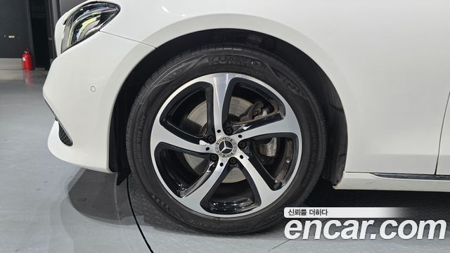 Mercedes-Benz E-Class 2020 — photo 5