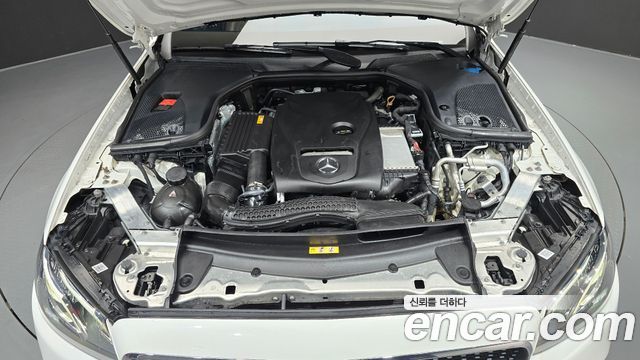 Mercedes-Benz E-Class 2020 — photo 6