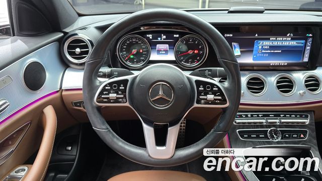 Mercedes-Benz E-Class 2020 — photo 19