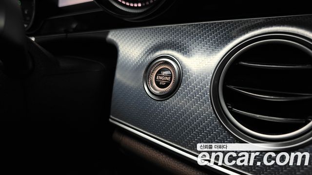 Mercedes-Benz E-Class 2020 — photo 24