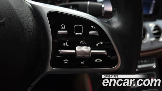 Mercedes-Benz E-Class 2020 — photo 27