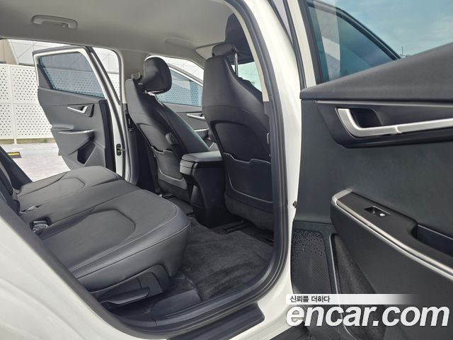 Kia EV6 2022 — photo 19
