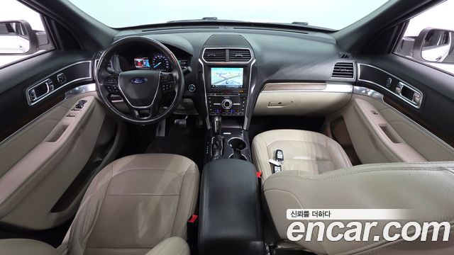 Ford Explorer 2018 — photo 10
