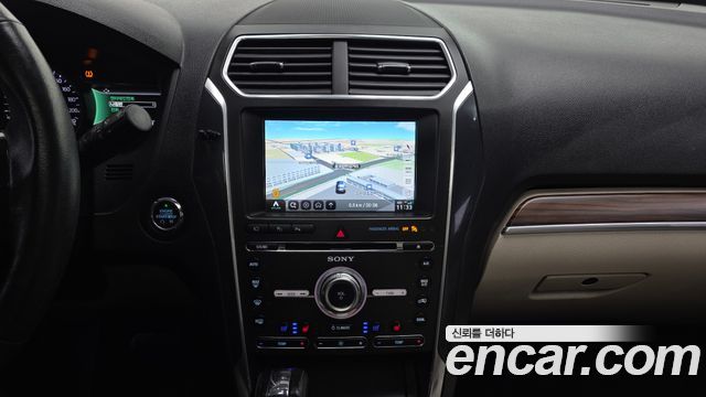 Ford Explorer 2018 — photo 19