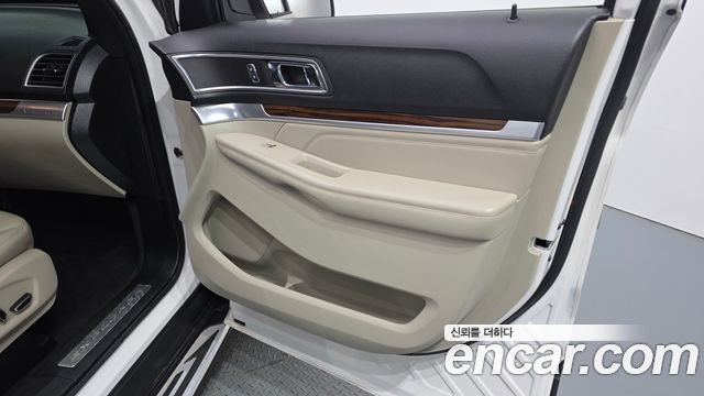 Ford Explorer 2018 — photo 14