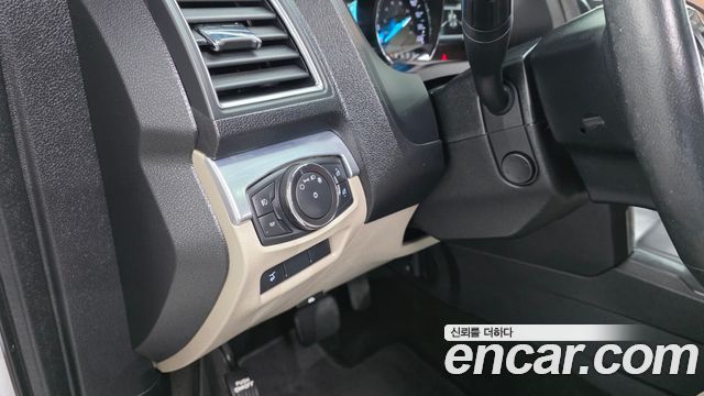 Ford Explorer 2018 — photo 28